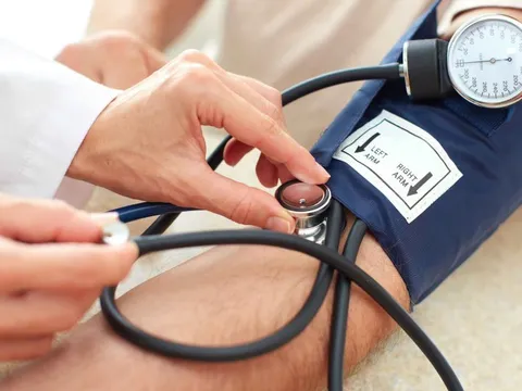 GS Nhật Bản tiết lộ bài tập có lợi hơn cả đi bộ 10.000 bước, tập mỗi ngày giúp hạ huyết áp hiệu quả