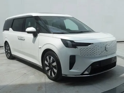 Đỉnh cao xe gia đình Volvo EM90 có thể không bán tại Việt Nam vì lý do này