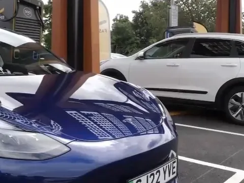 Mỹ gia hạn nhập khẩu nguyên liệu xe điện từ Trung Quốc