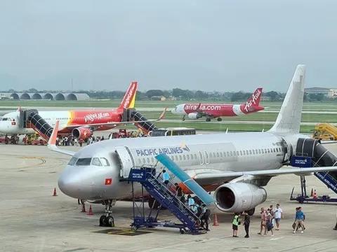 Chưa đến Tết đã hết vé máy bay giá 'mềm', khách đổ xô đi tàu hỏa