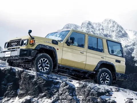 Toyota Land Cruiser 70 Series trở lại Nhật Bản, giá chưa tới 1 tỷ đồng