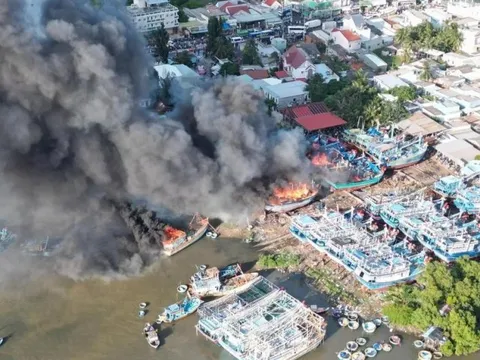 Nguyên nhân ban đầu vụ cháy xưởng đóng tàu ở Tp.Phan Thiết?