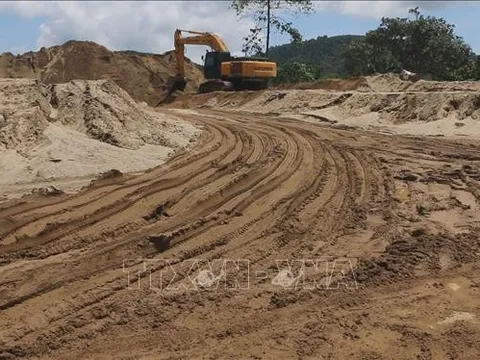 Sóc Trăng bàn giao 5 mỏ cát cho 4 nhà thầu khai thác thi công cao tốc