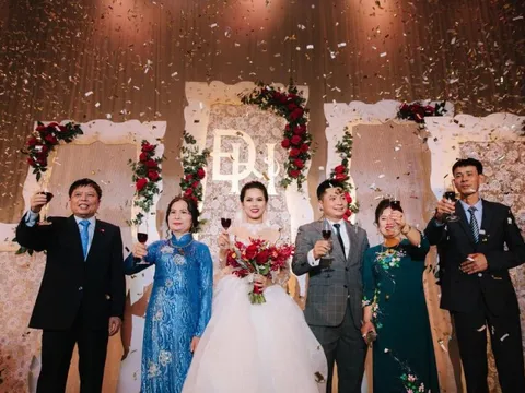 Bố mẹ chồng Hà Nội thưởng nóng 10 tỷ cho con dâu, thực hiện lời hứa 2 năm trước