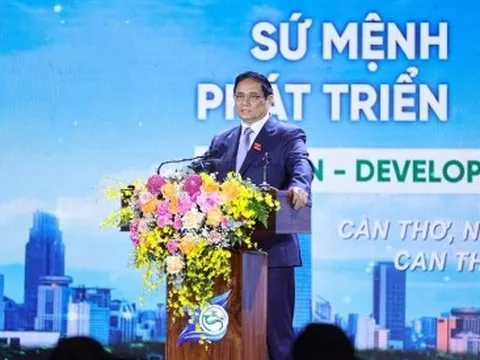 Thủ tướng: Tạo nguồn lực từ cơ chế, chính sách "thay vì đi xin tiền"