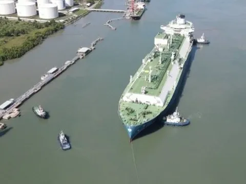 Chuyên gia chỉ ra thách thức trong phát triển điện khí LNG