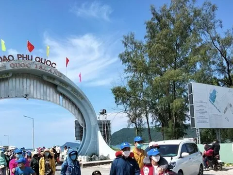 Khách quốc tế đến Phú Quốc nhộn nhịp trở lại