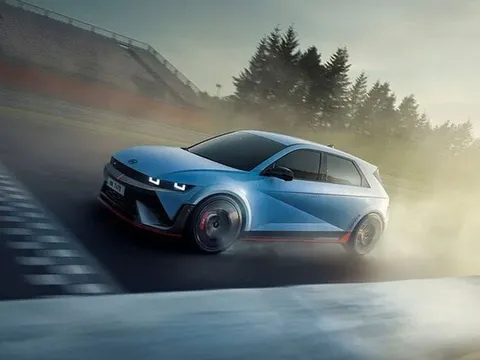 Vì sao phanh xe điện cứng, chậm hơn xe xăng?