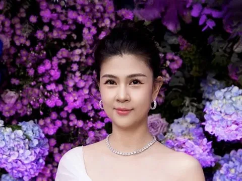 Sau 11 năm ly hôn Phước Sang, Kim Thư tay trắng thành bà chủ, cuộc sống giàu có, hạnh phúc bên bạn trai