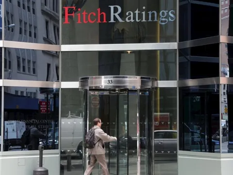 Việt Nam lên hạng ‘BB+’, triển vọng "Ổn định": Khi nào một quốc gia được nâng hay hạ hạng tín dụng?