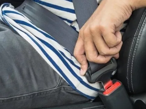 Những kiểu thắt dây an toàn coi thường tính mạng