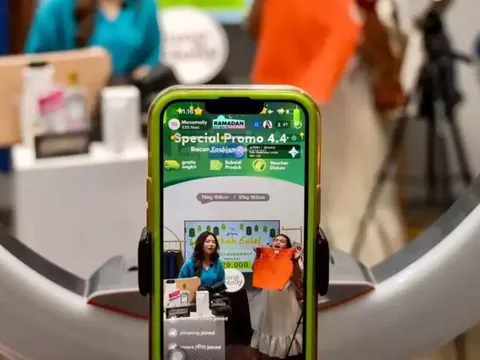 Một cái tên đến từ Trung Quốc tung đòn cực mạnh uy hiếp Shopee: Chiếc ghế "vua bán hàng" lung lay dữ dội?