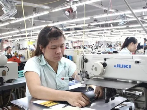 Tìm đơn hàng để nhà máy luôn sáng đèn