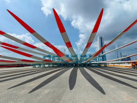 Cơ sở điện gió trên bờ lớn nhất Trung Quốc hoạt động hết công suất: Nằm giữa sa mạc, có thể tạo ra hơn 10 tỷ kWh mỗi năm