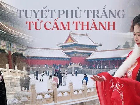 Du khách Việt may mắn được 'săn' tuyết rơi đầu mùa đẹp như phim ở Tử Cấm Thành (Trung Quốc)