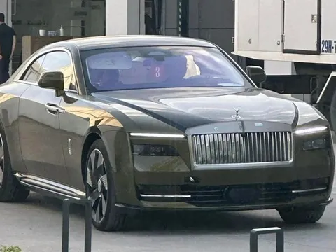 Rolls-Royce Spectre đầu tiên về Việt Nam, ra mắt tháng sau, giá từ 18 tỷ, 'khách chỉ sạc 10 lần/năm'