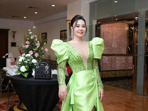 Cuộc thi Hoa hậu lần đầu tiên được tổ chức ở Việt Nam: Các NSND, NSƯT cùng ngồi ghế nóng với một người đẹp "đặc biệt"