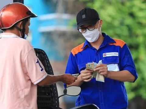 Hai bộ ‘đùn đẩy’ quản lý xăng dầu, Bộ Tài chính nói gì?