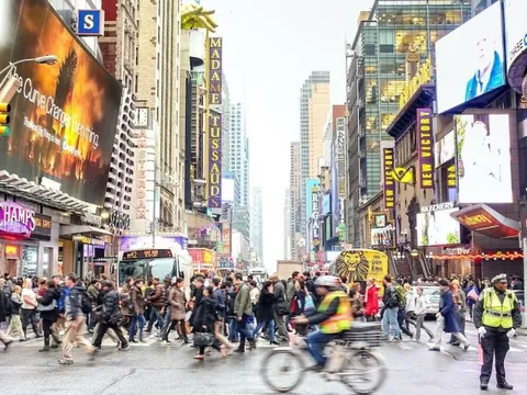 2024: Kinh tế toàn cầu được dự báo bằng 2 cụm từ "màu xám"