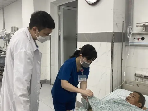 Những bác sĩ chạy đua với 'thần chết'