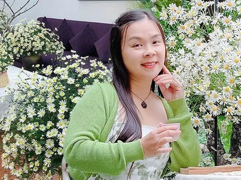 Cô giáo ở Hà Nội bỏ 300.000 đồng mua cúc họa mi để đổi lấy một "phim trường thu nhỏ" tại nhà