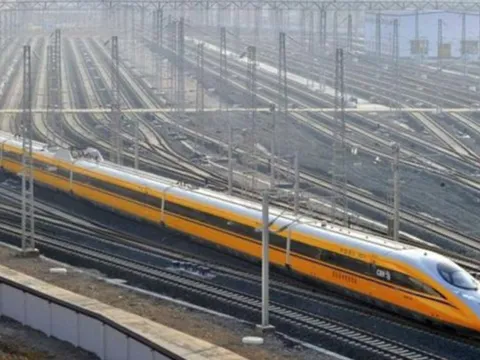 Tàu cao tốc bí ẩn nhất Trung Quốc: Không chở hàng, chở khách, chỉ chạy buổi đêm