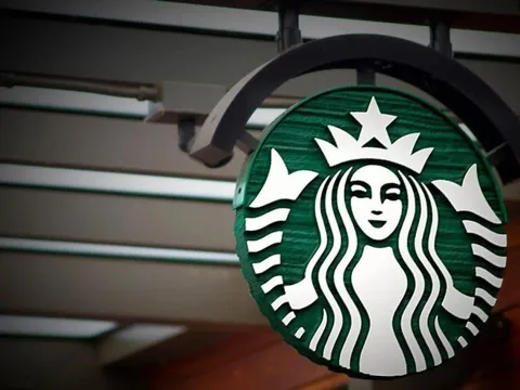 Bí mật sau đế chế Starbucks: Ngân hàng ‘đội lốt’ quán cà phê, khách hàng tự nguyện ‘gửi’ 1-2 tỷ USD với lãi suất 0%