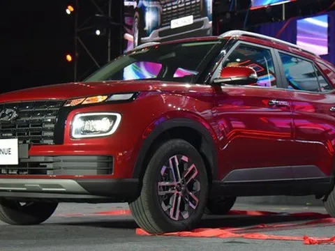 Hyundai Venue chốt giá từ 539 triệu đồng: Hàng ghế sau xuất sắc nhất phân khúc nhưng thua Raize về công nghệ an toàn