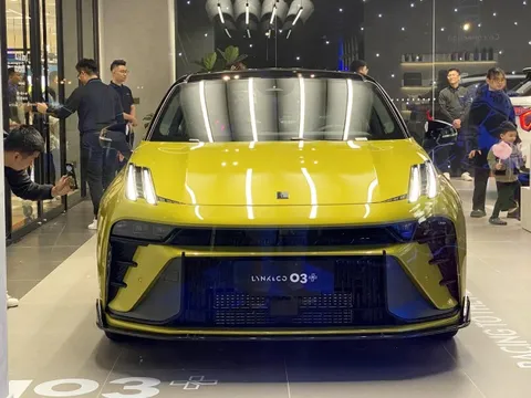 Ảnh thực tế Lynk & Co 03 ở VN: Mạnh 265 mã lực, dẫn động 2 cầu, nhiều trang bị thể thao đấu WRX