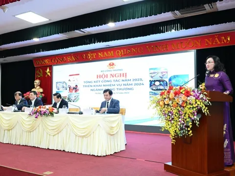 Việt Nam tiếp tục xuất siêu 8 năm liên tiếp, tăng gấp 3 lần năm 2022