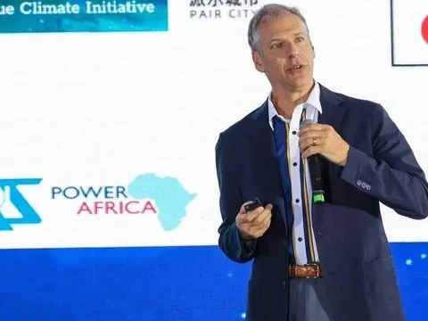 Bỏ hóa thạch, tìm “vàng xanh”, VinFast tiên phong, nhưng Việt Nam và Mỹ đều có một trở ngại