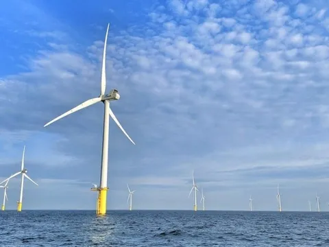 Sẽ trình cơ chế, chính sách đặc thù cho khí LNG, điện gió ngoài khơi