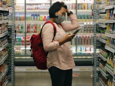 Tôi chân thành khuyên mọi người nên tiết kiệm tiền của mình vào năm 2024