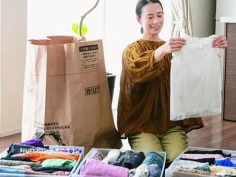 Bạn hãy ngừng ngay việc sắp xếp tủ quần áo không hiệu quả lại, việc đầu tiên là mạnh dạn bỏ đi các đồ cũ