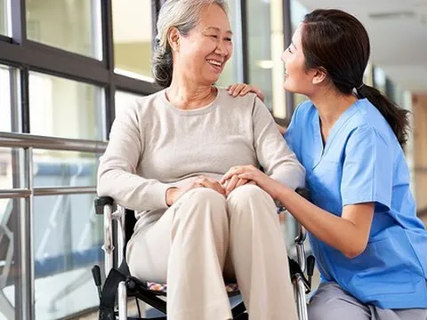 Triệu phú có cả con trai lẫn con gái, nhưng vẫn chọn sống trong viện dưỡng lão khi về hưu: Sống không dựa vào con cái mới là đáng sống nhất!
