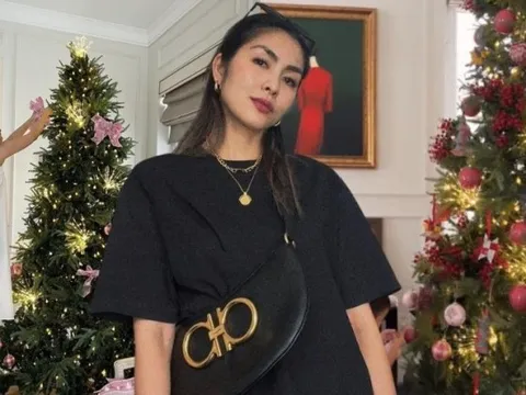 Không khí Noel trong nhà Tăng Thanh Hà: Cây thông cao ấn tượng, trang trí lung linh nhưng siêu tiết kiệm ở 1 điểm