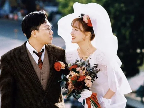 Vợ chồng Trấn Thành - Hari Won tung bộ ảnh cưới thập niên 90 nhân dịp kỷ niệm 7 năm "về chung 1 nhà"