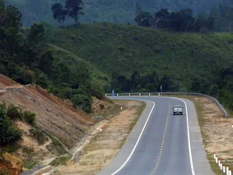 Bộ Giao thông vận tải đề xuất mở rộng cao tốc La Sơn - Hòa Liên lên 4 làn xe