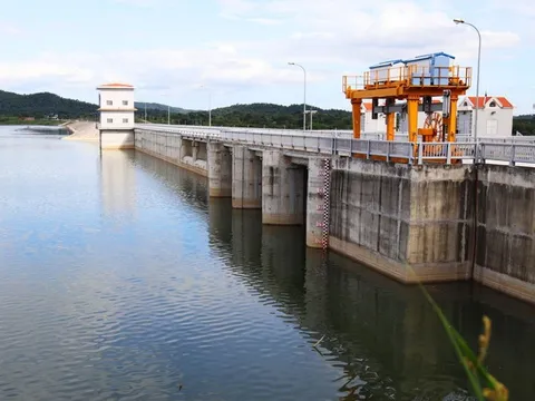 Bắt nguyên Giám đốc một công ty nâng "khống" khối lượng công trình, gây thiệt hại tài sản cho Nhà nước