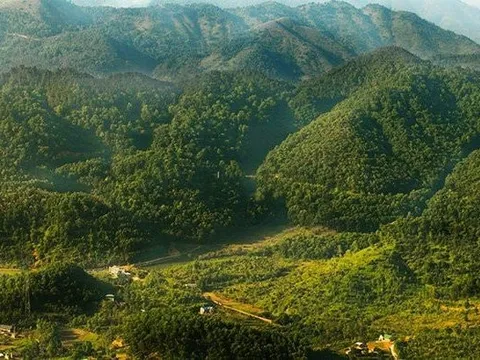Chinh phục nơi được mệnh danh là "nóc nhà Thủ đô": Cách trung tâm chỉ 40km, thì ra là cái tên quen thuộc
