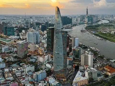 Năm 2024: Những tia sáng cho Việt Nam tăng trưởng 6 - 6,5%