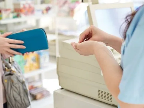 Phong cách sống không tiền mặt "cashless" thất sủng ở Hàn Quốc vì nhu cầu "thắt lưng buộc bụng"