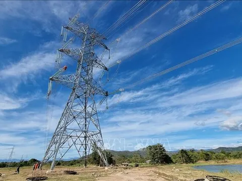 Đóng điện 3 công trình truyền tải điện lớn, cấp điện cho miền Nam