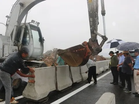 Cao tốc bứt tốc