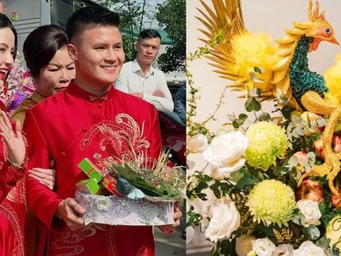 So kè dàn tráp ăn hỏi cầu kỳ của dàn cầu thủ Việt, dát vàng hay đính đá kỹ đến từng chi tiết, ai chịu chi hơn?