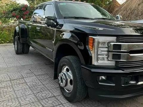 Ford F-350 độc nhất Việt Nam bán lại giá gần 4,7 tỷ: Mạnh 440 mã lực, bánh khủng ngang xe tải, nội thất như SUV hạng sang