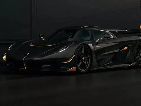 Đại gia bất động sản chơi siêu xe Koenigsegg khác người: Rắc bột vàng lên khắp vỏ carbon, mạ vàng 24k nhiều chi tiết ngoại thất