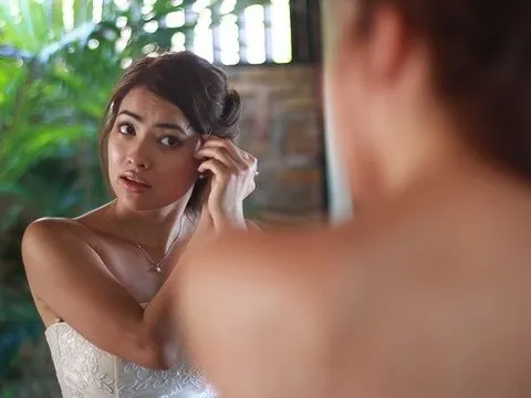 Vào khách sạn đặt tay lên gương mà thấy thế này thì hãy trả phòng và rời đi ngay