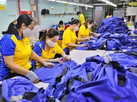 Xoay xở chuyển đổi công nghệ, doanh nghiệp dệt may nỗ lực vượt khó