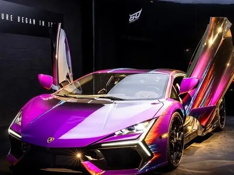 Chiếc Lamborghini Revuelto ‘tốn công tốn sức’ nhất là đây: Mất 435 tiếng sơn thủ công, 220 tiếng độ nội thất